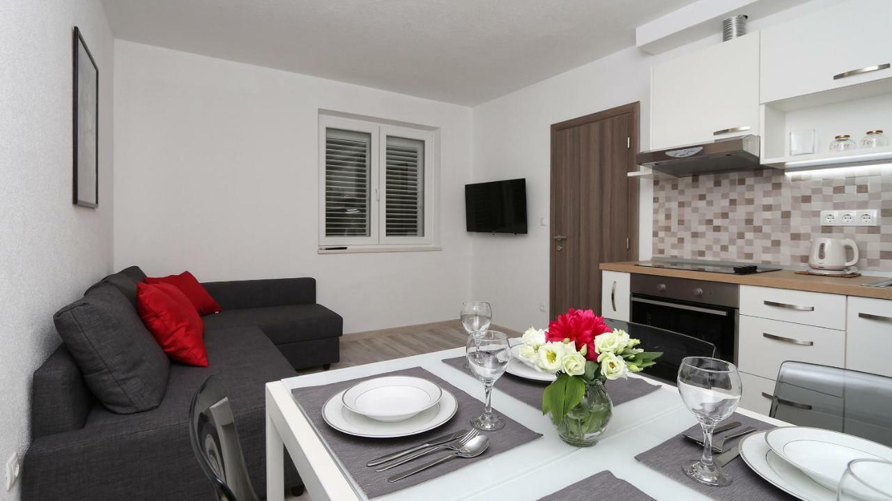 Modern Apartments Iva Makarska Exterior foto